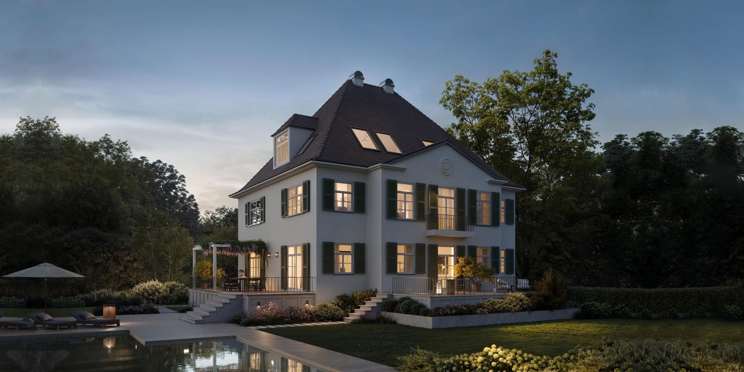 Historic villa on park-like grounds in a prime location