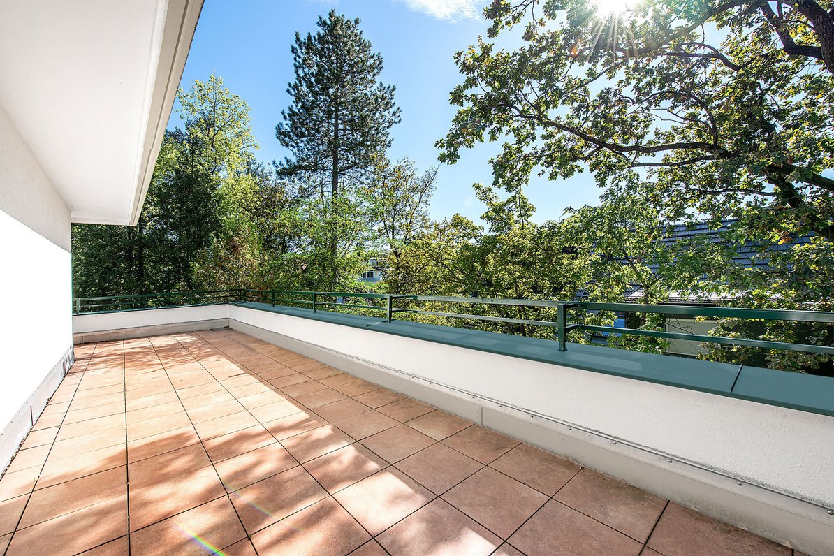 Spacious roof terrace