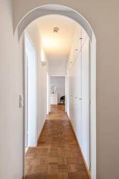 Room height built-in wardrobe