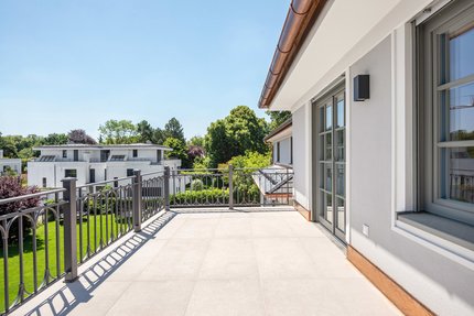 Sonnendurchflutete Terrasse