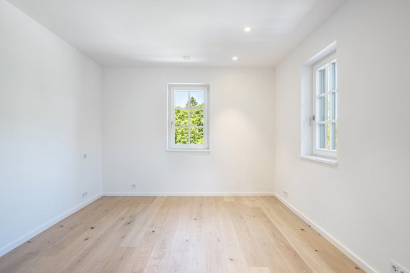 Schlafzimmer mit Stellflächen