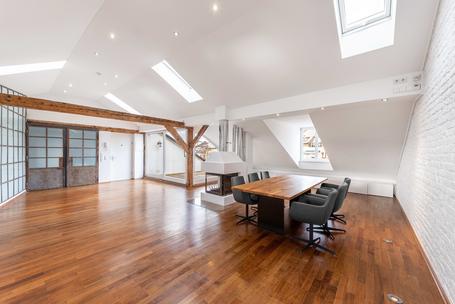 2-room roof terrace apartment with loft ambience