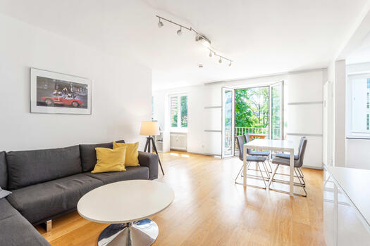 Sunny living/dining area