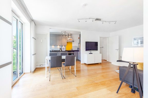 Wohnbereich mit Sofa-Ecke