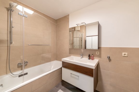 Badezimmer mit Waschmaschinenanschluss