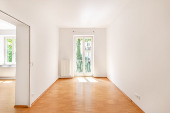 Schlafzimmer mit Stellflächen