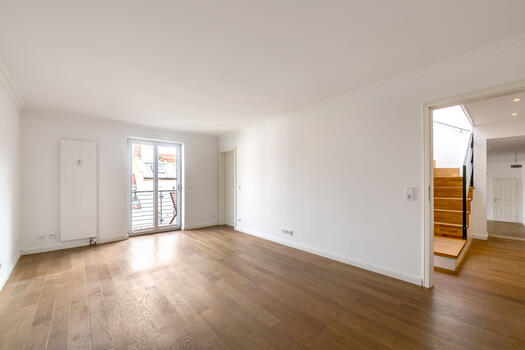 Bedroom with bathroom en suite