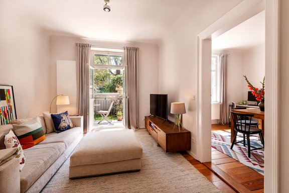 Wohnzimmer mit Gartenzugang