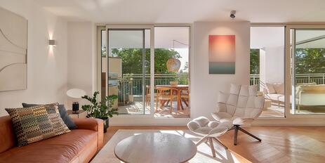 3-room duplex with a loggia and terrace, designed in the style of a boutique hotel