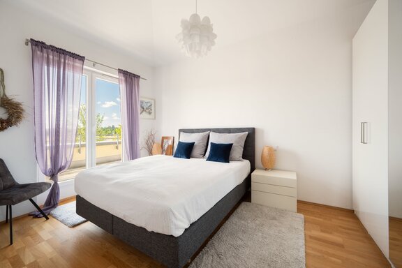 Schlafzimmer mit Terrassenzugang