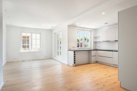 Noble 3-room apartment with south loggia for first time occupancy