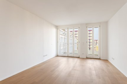 Wohnzimmer mit Süd-West Balkon