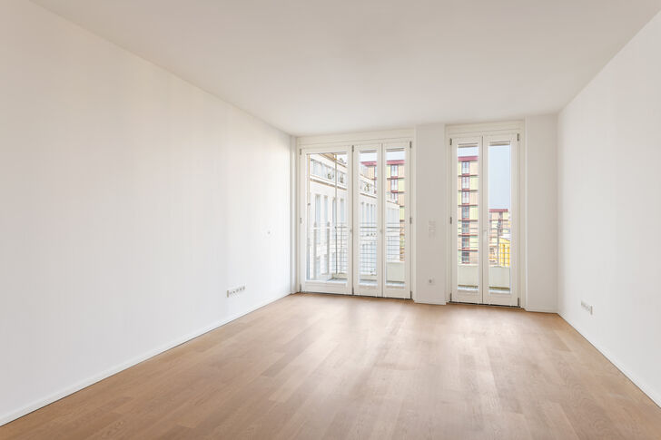Wohnzimmer mit Süd-West Balkon