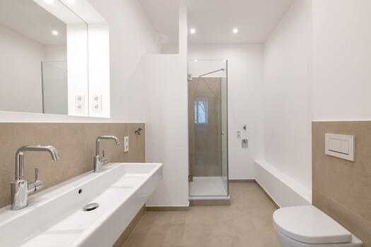 Shower room with washing machine connection