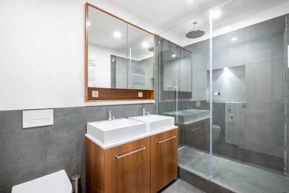 Geschmackvolles Duschbad