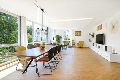 4-Zimmer-Wohnung mit Loggia in Architekten-Stadtvilla