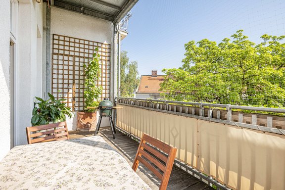 Balkon mit Morgensonne