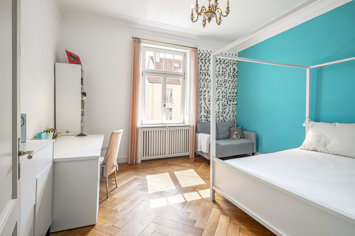 Zweites Schlafzimmer mit Ankleide