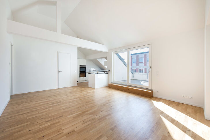 Dining area with access to the patio