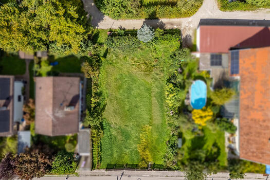 Building plot of 670 m²