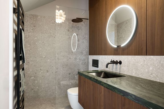 A perfectly coordinated bathroom design