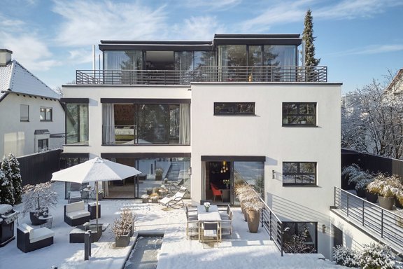 Sonnenterrasse und Garten