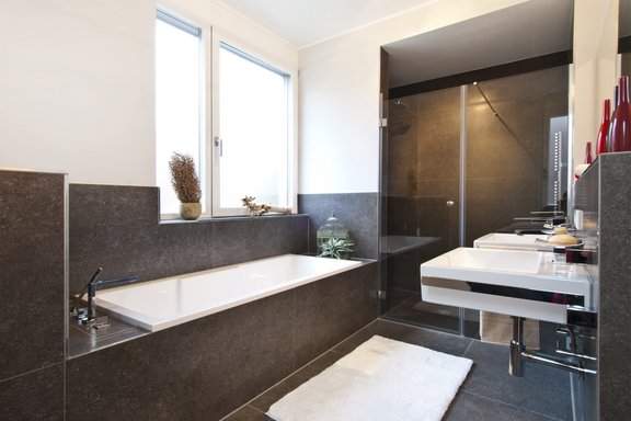Exklusiv ausgestattetes Badezimmer