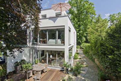 Äußerst attraktive Doppelhaushälfte mit moderner exquisiter Ausstattung