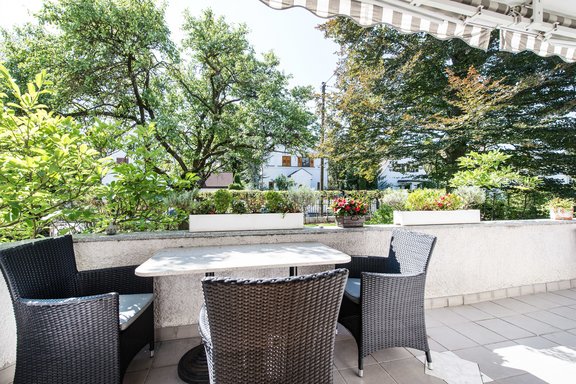 Veranda vor Wohnbereich