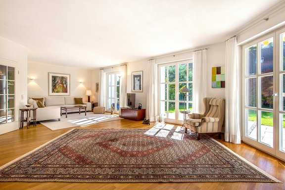 Light flooded living area