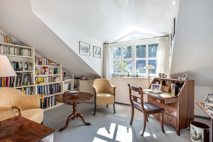 Arbeitszimmer mit ca 12m²