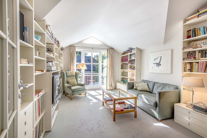 Bibliothek mit Südwest-Balkon