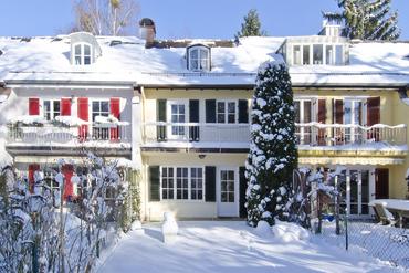 Extremely charming townhouse with sunny southwest garden