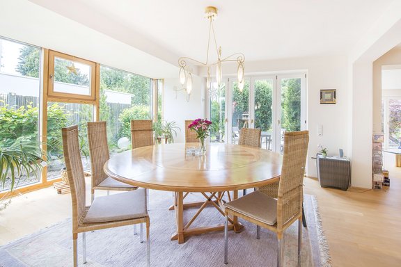 Attractive dining area