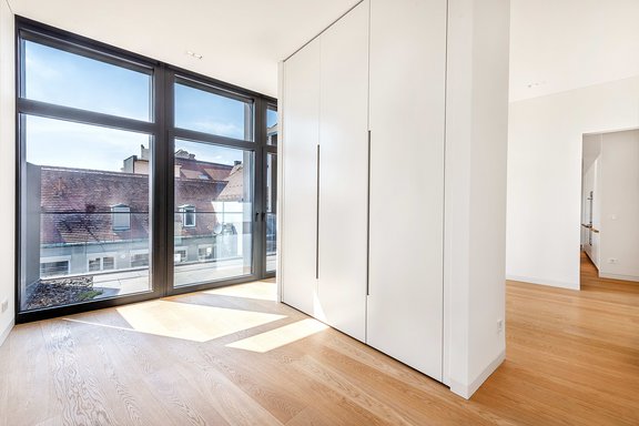 Schlafzimmer mit Zugang zur Terrasse