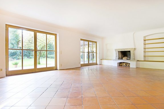 Living room with fireplace