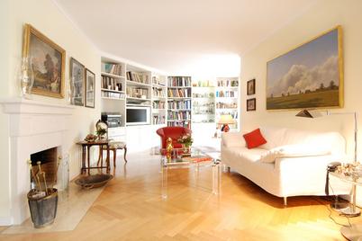 Äußerst repräsentative Gartengeschossebene mit zwei Wohnungen und großzügigen Sonnenterrassen