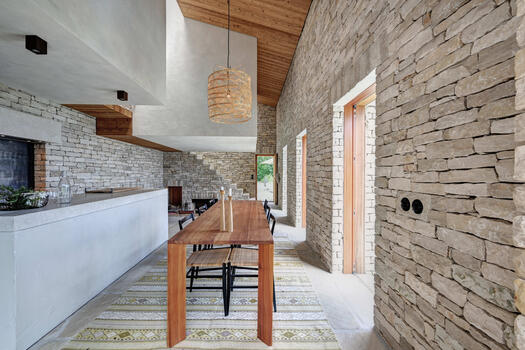 Straight architecture