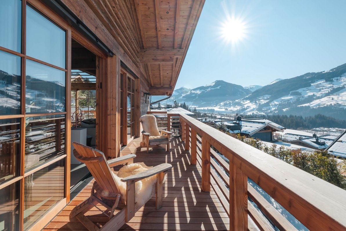 Sonnenbalkon mit Blick über das Tal