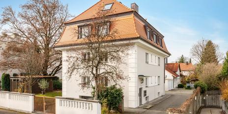 Altbau-Atmosphäre in Laim: Charmante Stadtwohnung mit 3,5 Zimmern und West-Balkon