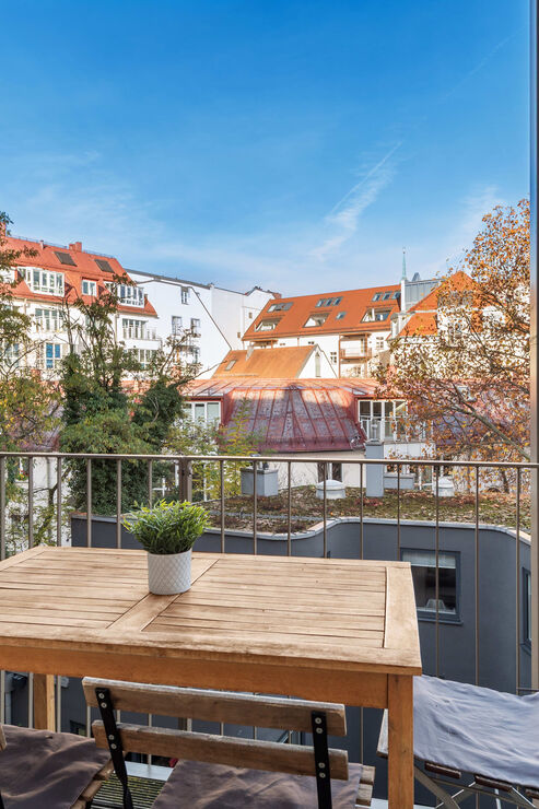 Balkon zum ruhigen Innenhof