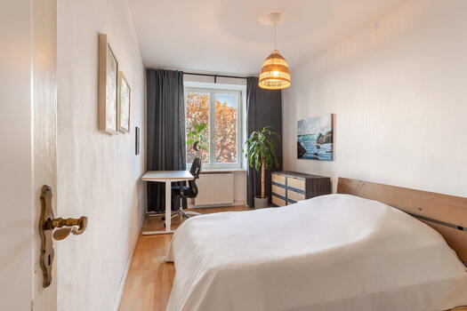 Light floorboards in all rooms