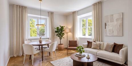The charm of an older building on the idyllic Schlosskanal: A light-filled, perfectly laid-out 3.5-room apartment