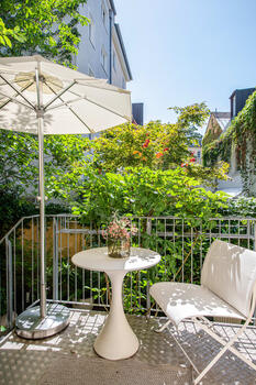 Charming south balcony