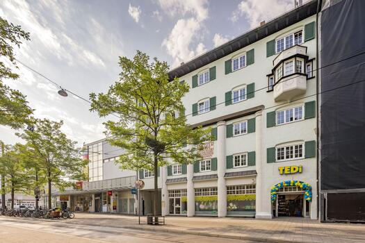 WGH 158 - House Facade 2