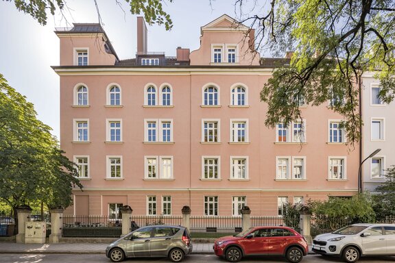 11 Wohn- und 2 Gewerbeeinheiten
