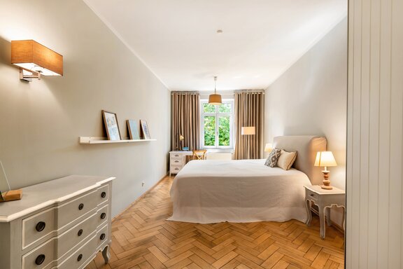 Geräumiges Schlafzimmer
