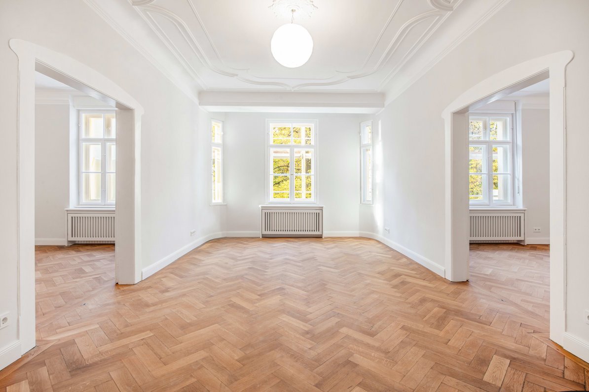 Living/dining area