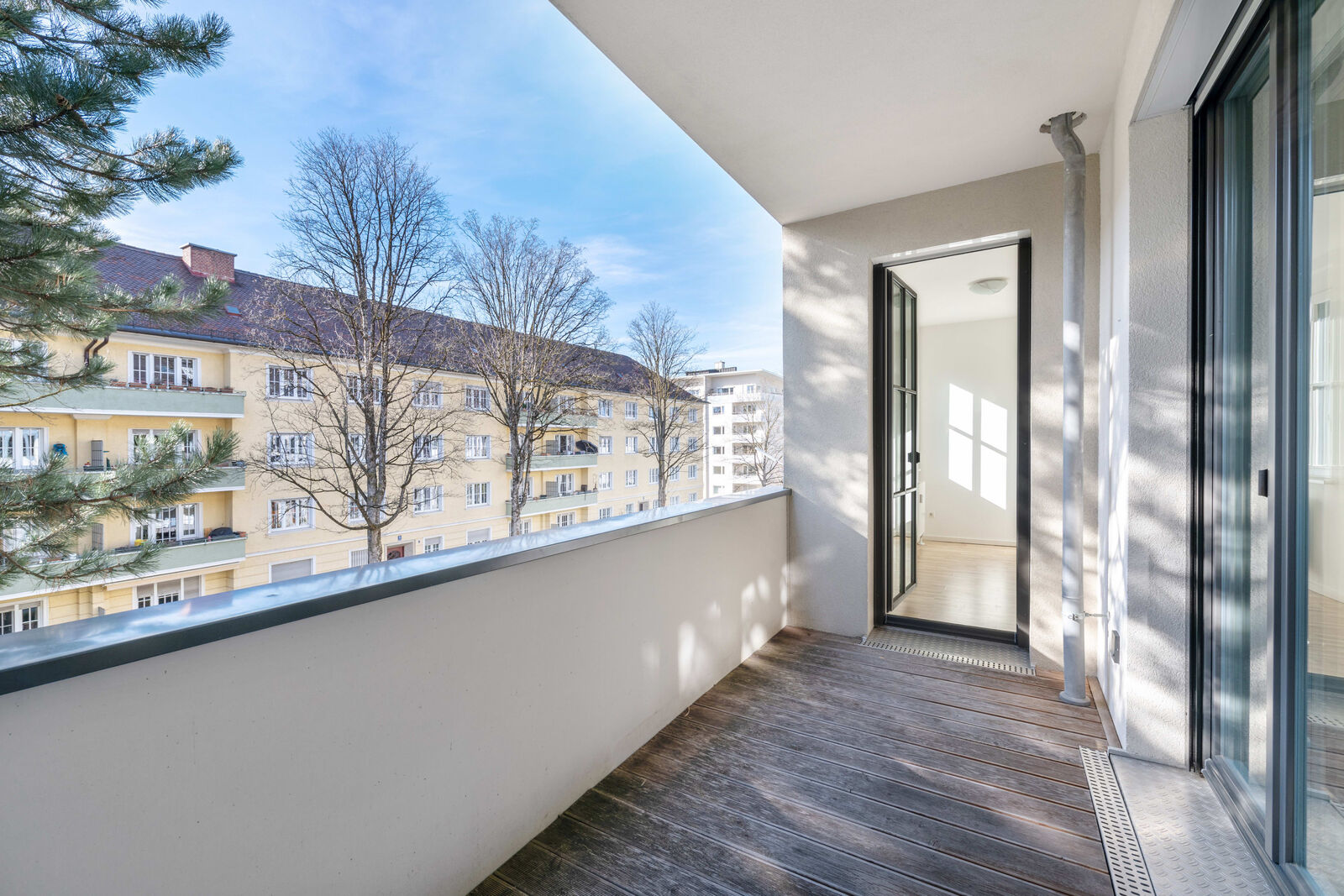 Ruhige West-Loggia