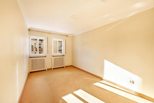 Sunny children's/guest room